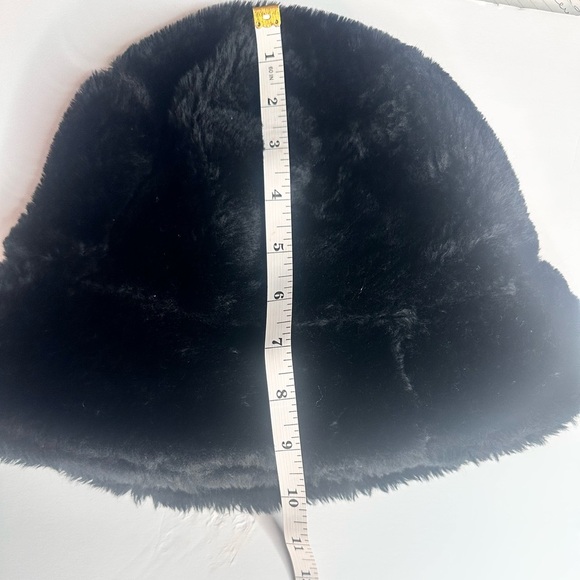 Black Faux Fur‎ Bucket Hat brim down one look brim up another look - Picture 8 of 10